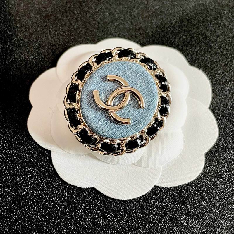 Chanel Brooch 11yxx160 (4)