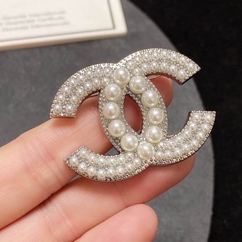 Chanel Brooch 11yxx161 (6)