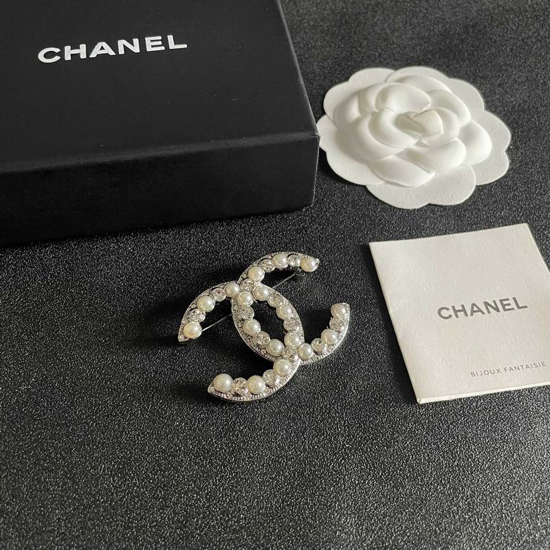 Chanel Brooch 11yxx162 (2)
