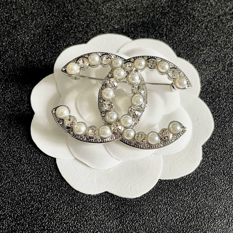 Chanel Brooch 11yxx162 (4)