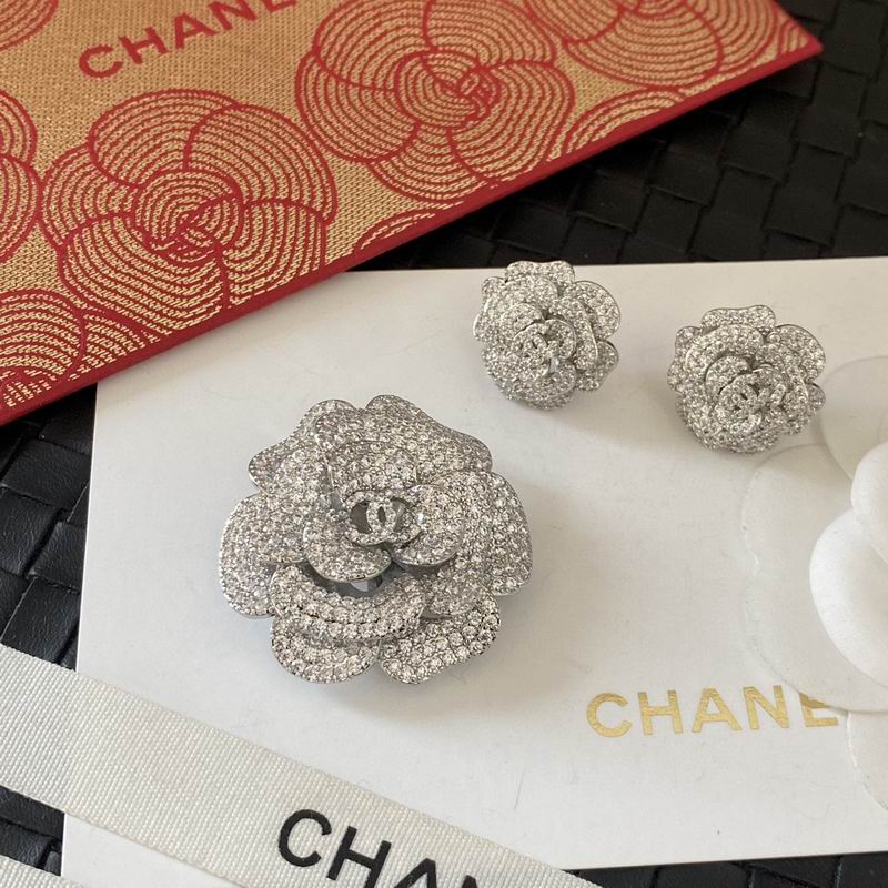 Chanel Brooch 11yxx165 (6)