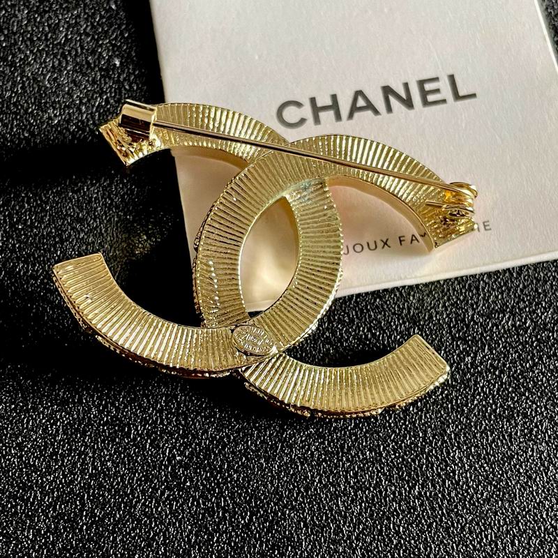 Chanel Brooch 11yxx167 (5)