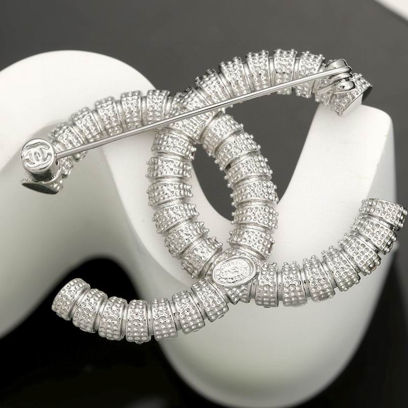 Chanel Brooch 11yxx171 (3)