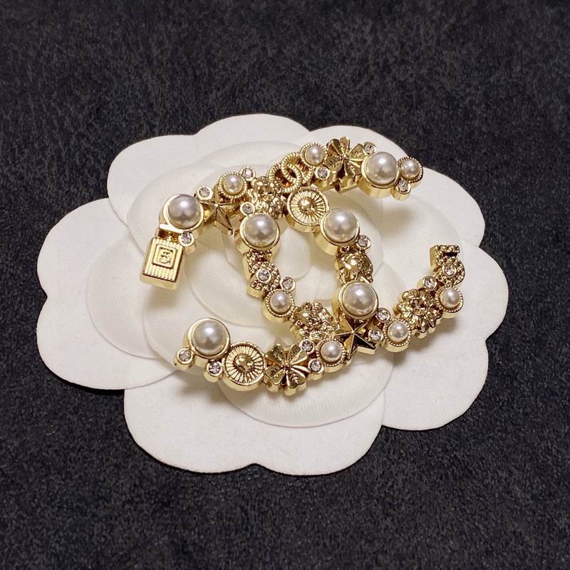 Chanel Brooch 11yxx173 (2)
