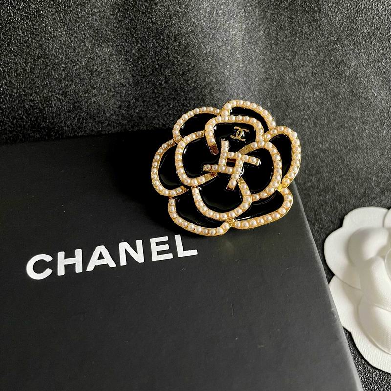 Chanel Brooch 11yxx174 (8)
