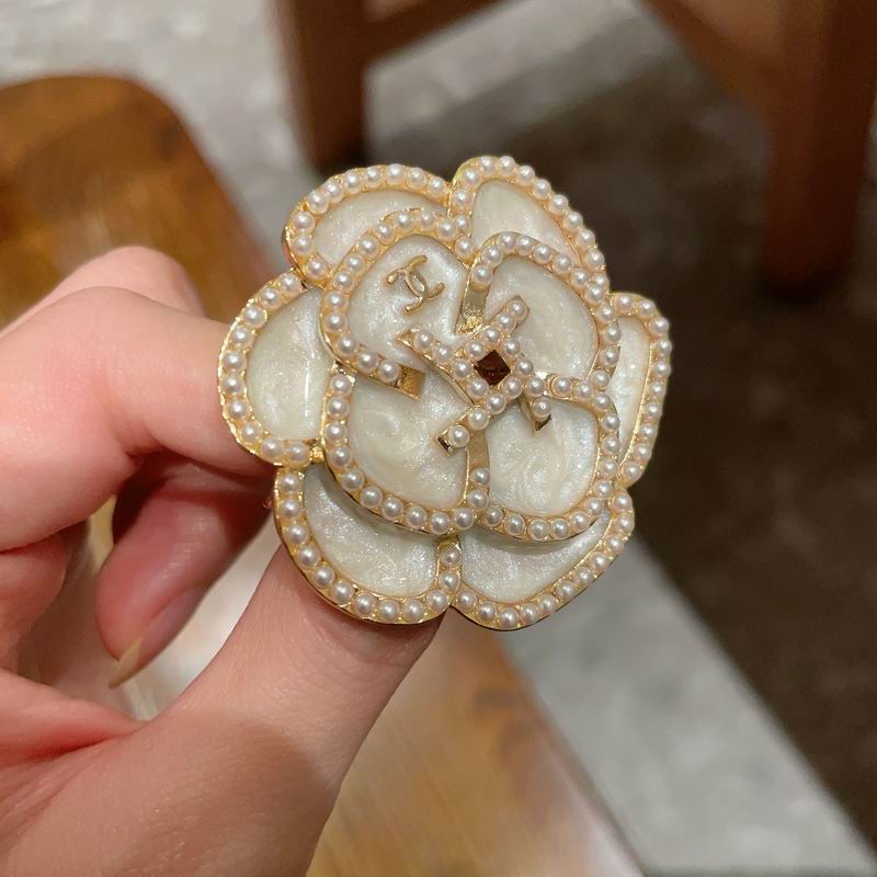 Chanel Brooch 11yxx174 (9)