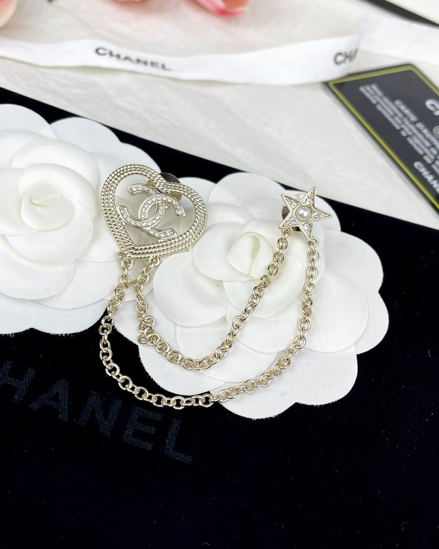 Chanel Brooch 11yxx175 (3)