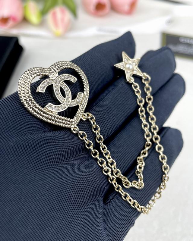 Chanel Brooch 11yxx175 (4)