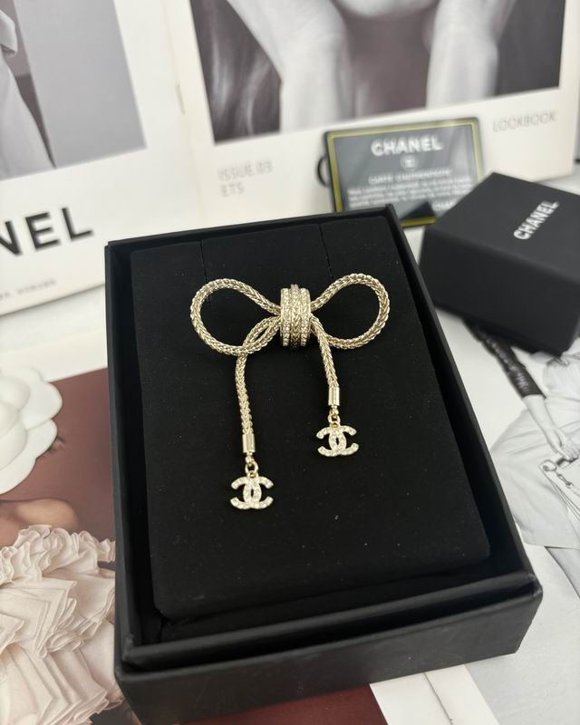 Chanel Brooch 11yxx176 (1)