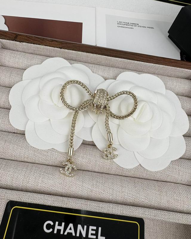 Chanel Brooch 11yxx176 (2)