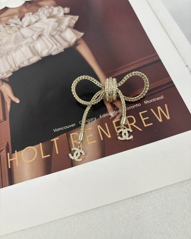 Chanel Brooch 11yxx176 (4)