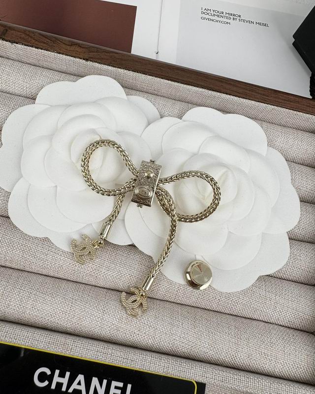 Chanel Brooch 11yxx176 (5)