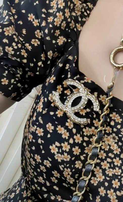 Chanel Brooch 11yxx178 (5)