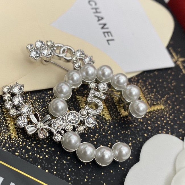 Chanel Brooch 11yxx179 (1)