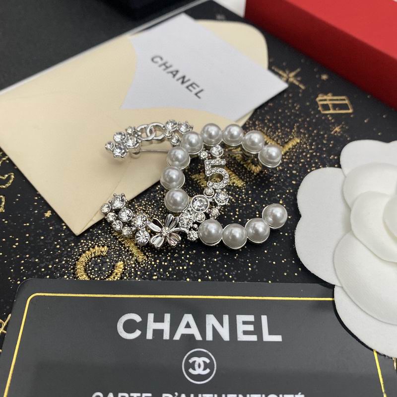 Chanel Brooch 11yxx179 (5)