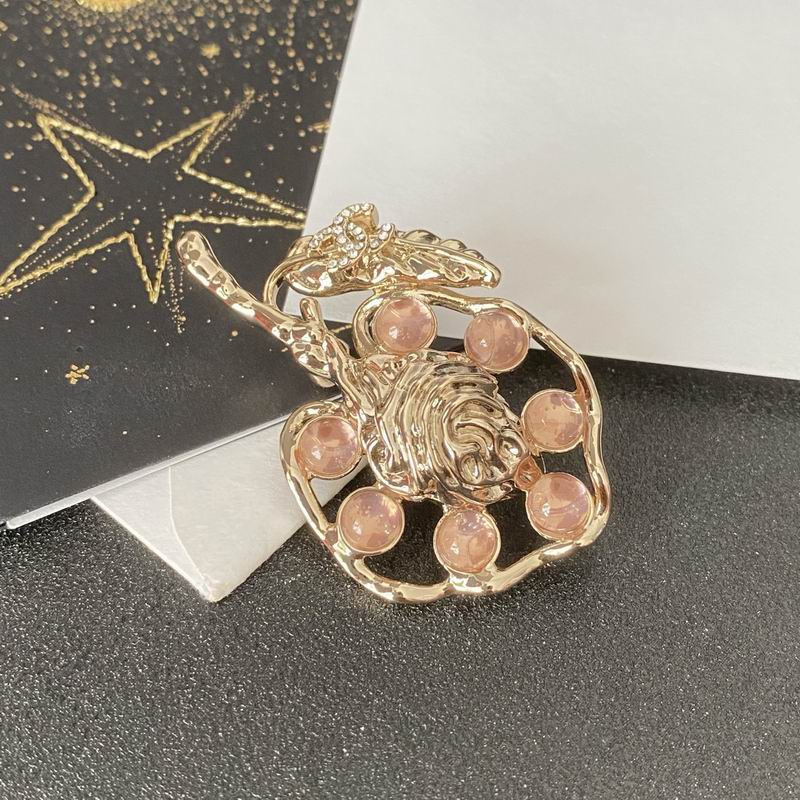 Chanel Brooch 11yxx180 (3)