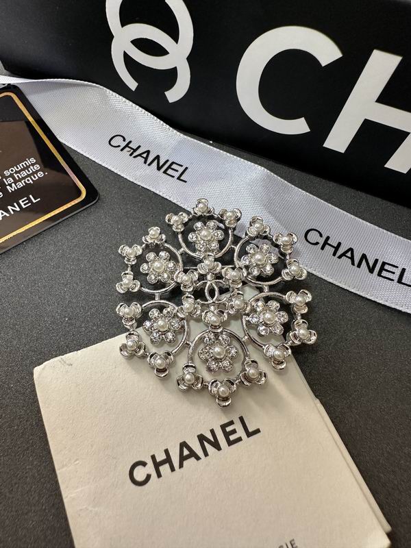 Chanel Brooch 11yxx185 (4)