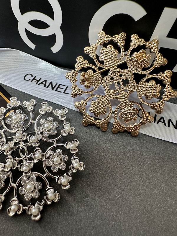 Chanel Brooch 11yxx185 (6)