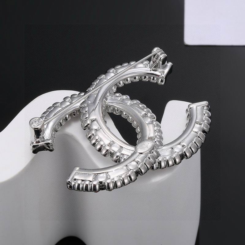 Chanel Brooch 11yxx186 (4)