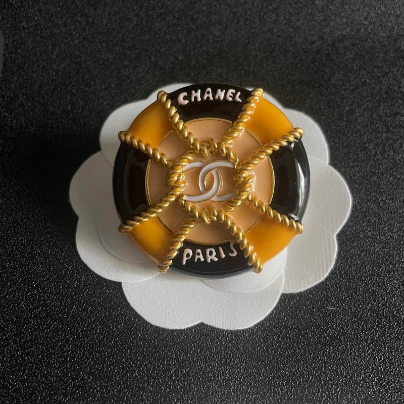 Chanel Brooch 11yxx189 (4)