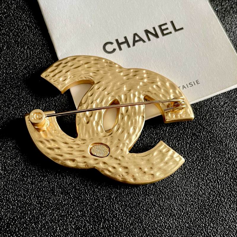 Chanel Brooch 11yxx191 (3)