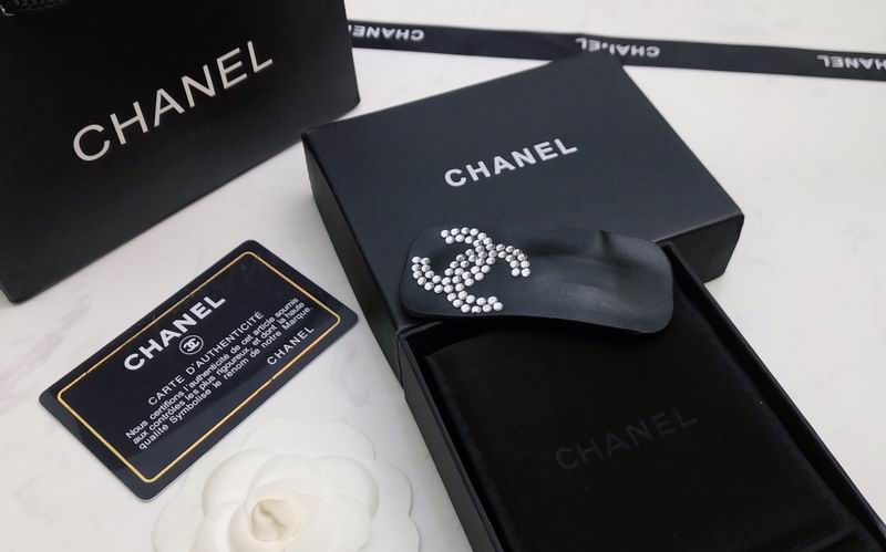 Chanel Brooch 11yxx195 (1)
