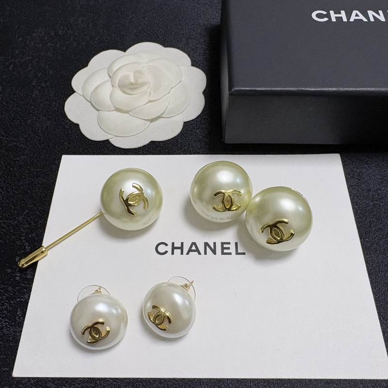 Chanel Brooch 11yxx196 (1)