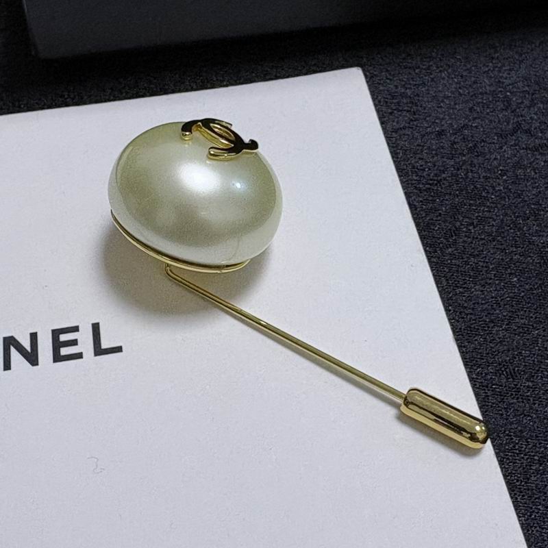 Chanel Brooch 11yxx196 (4)