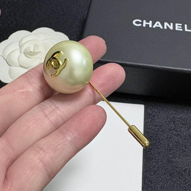 Chanel Brooch 11yxx196 (6)