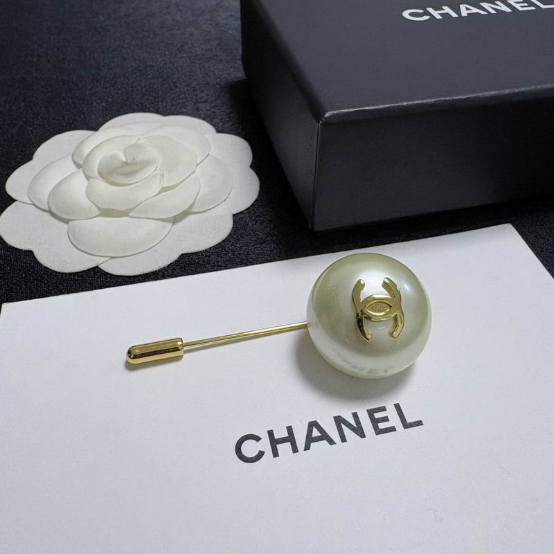 Chanel Brooch 11yxx196 (7)