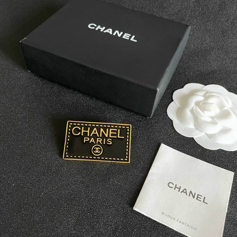 Chanel Brooch 11yxx197 (1)