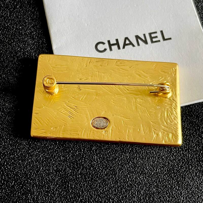 Chanel Brooch 11yxx197 (3)