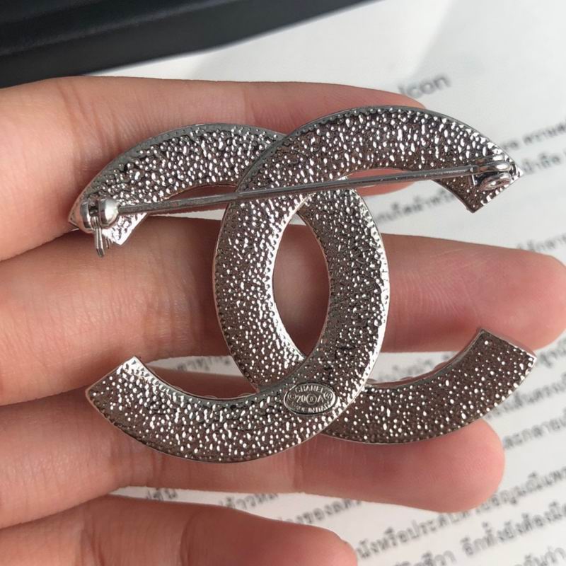 Chanel Brooch 11yxx198 (3)