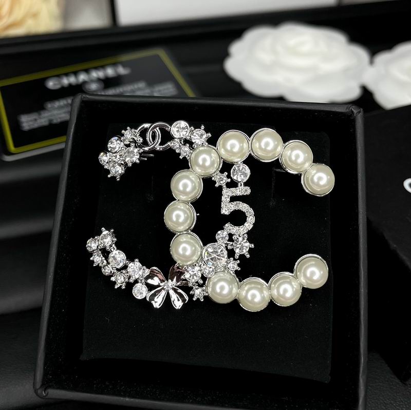 Chanel Brooch 11yxx199 (1)