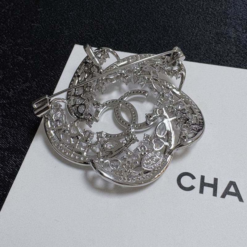 Chanel Brooch 11yxx203 (3)