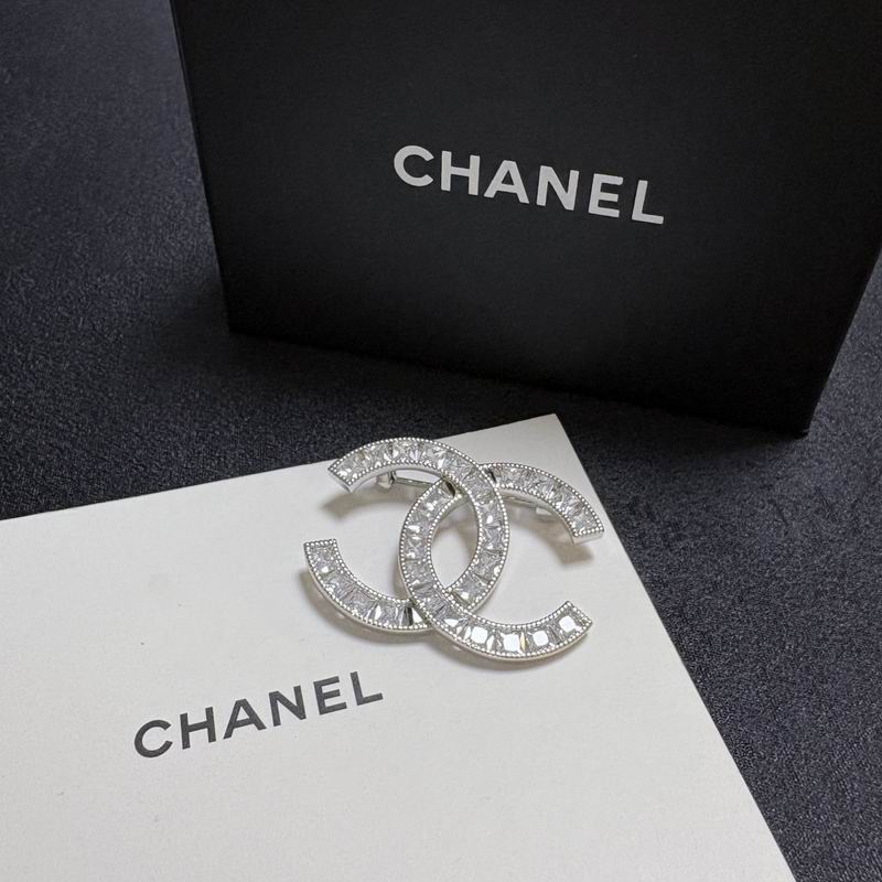 Chanel Brooch 11yxx204 (1)