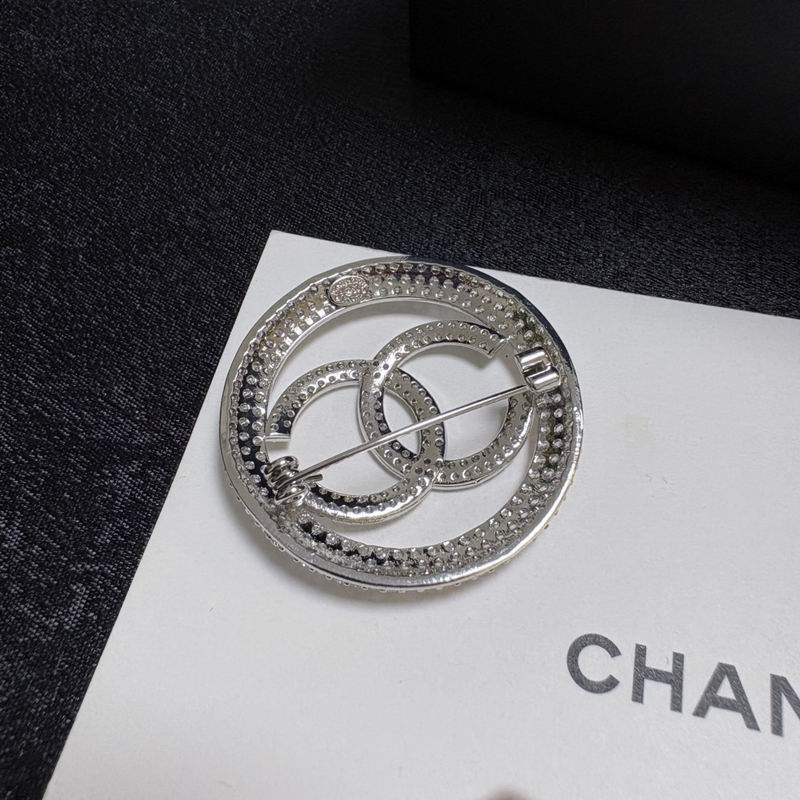 Chanel Brooch 11yxx205 (3)