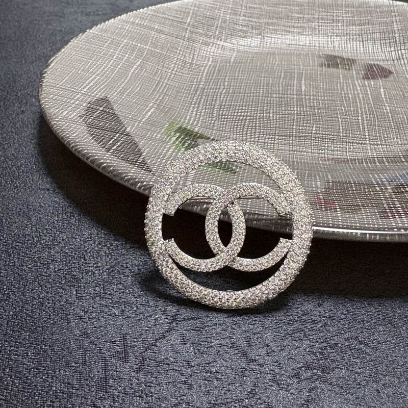 Chanel Brooch 11yxx205 (5)