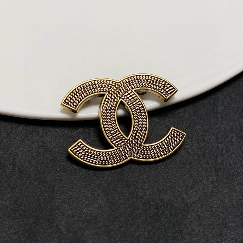 Chanel Brooch 11yxx209 (4)