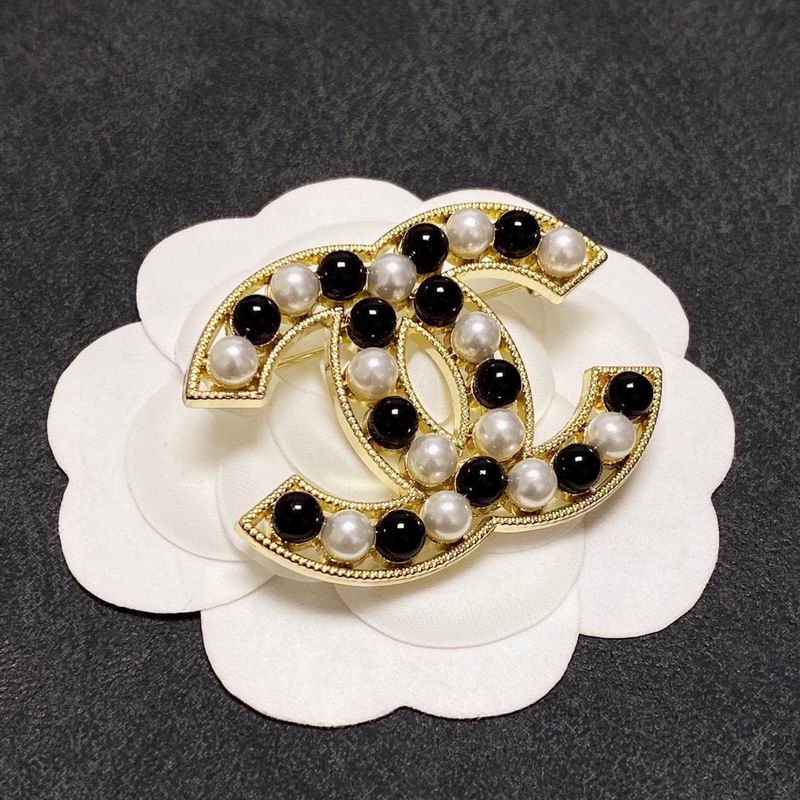 Chanel Brooch 11yxx210 (2)