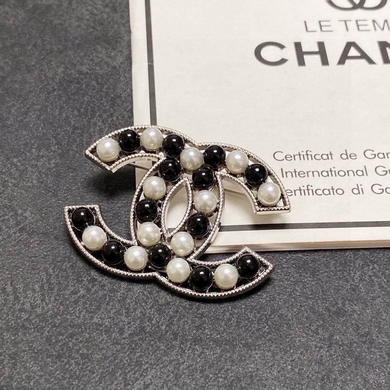 Chanel Brooch 11yxx210 (4)