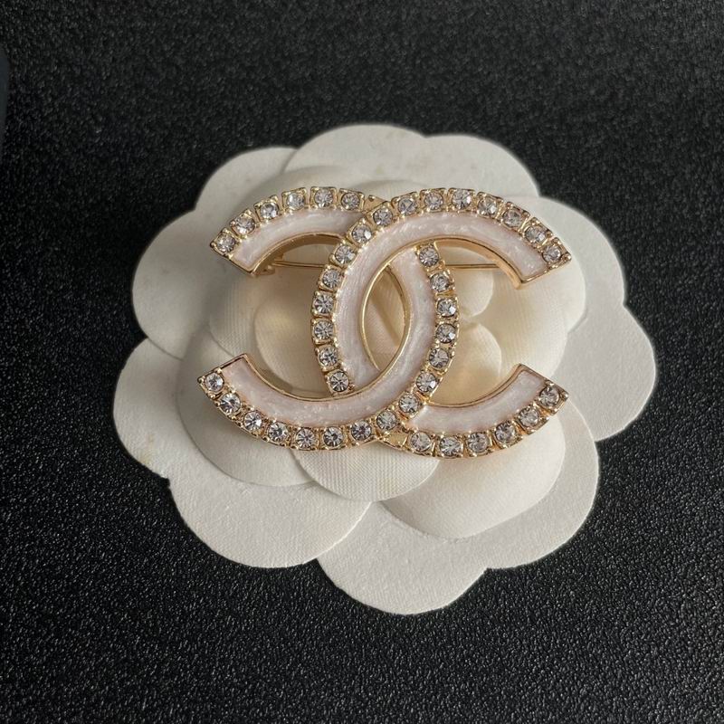 Chanel Brooch 12yxx211 (4)