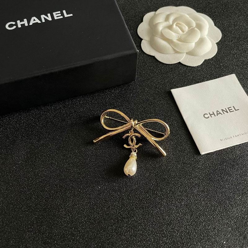 Chanel Brooch 12yxx213 (2)