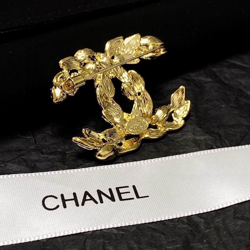 Chanel Brooch 12yxx214 (4)
