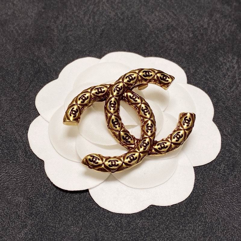 Chanel Brooch 12yxx215 (2)