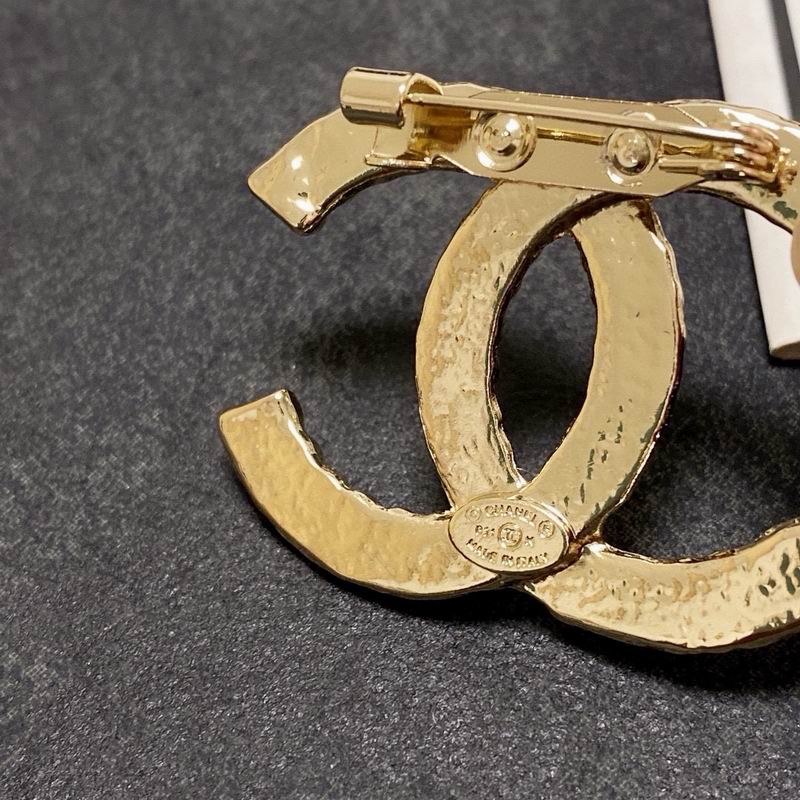 Chanel Brooch 12yxx215 (3)