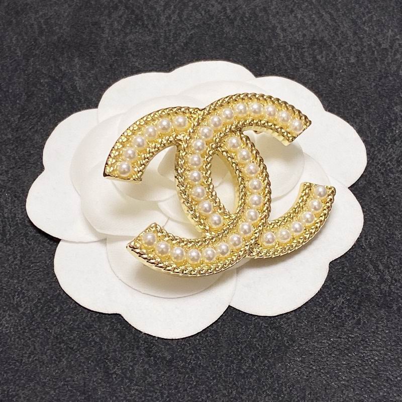 Chanel Brooch 12yxx216 (2)