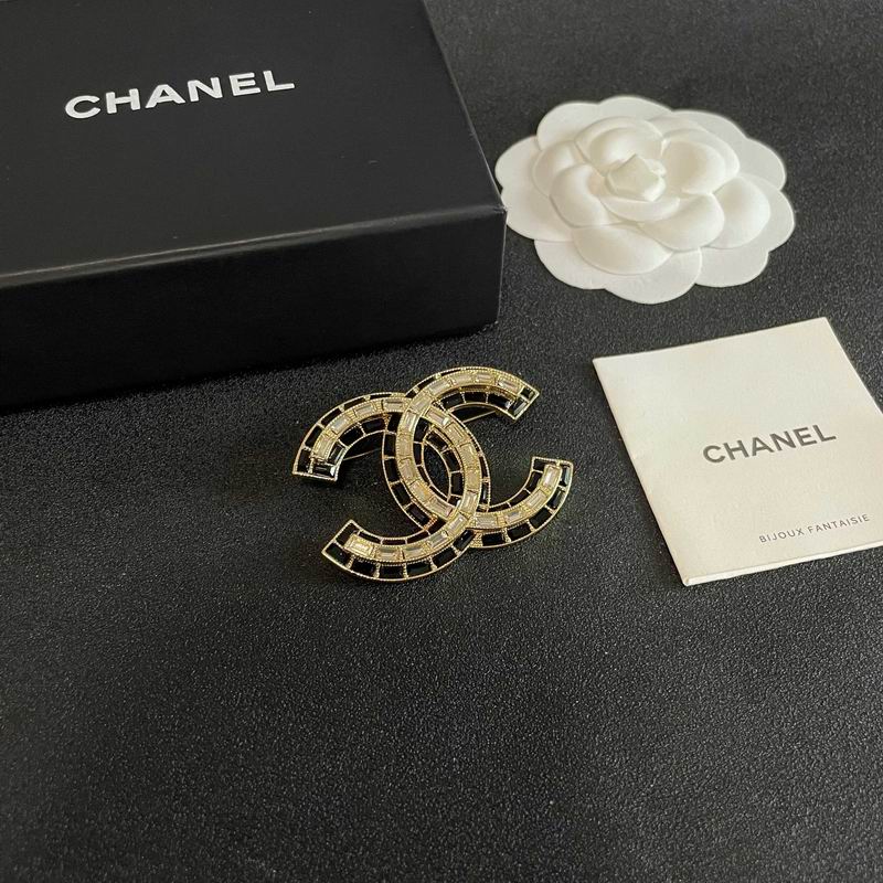 Chanel Brooch 12yxx217 (2)