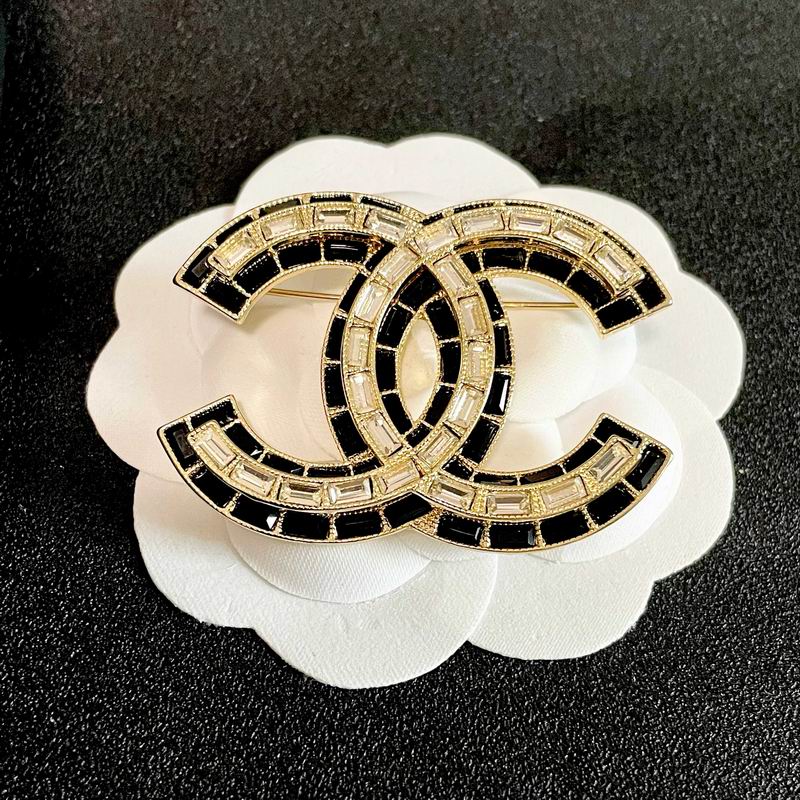 Chanel Brooch 12yxx217 (4)
