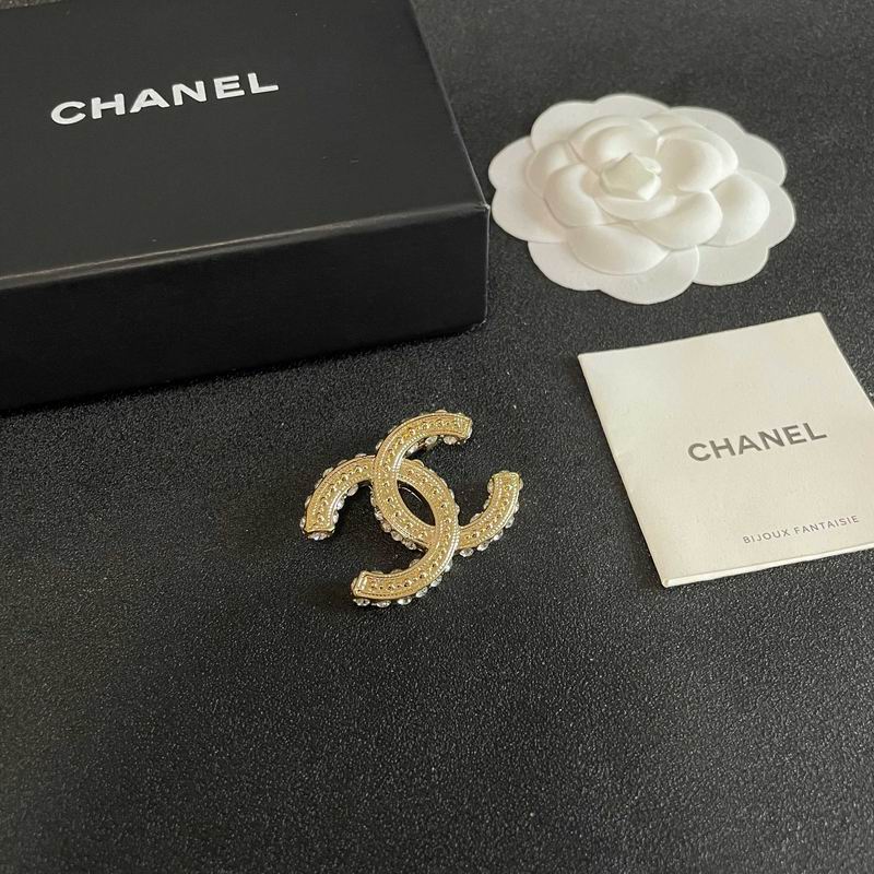 Chanel Brooch 12yxx218 (2)